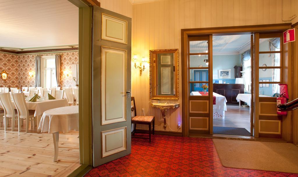 Loeydoen Kartano Hotel Ristiina Bagian luar foto